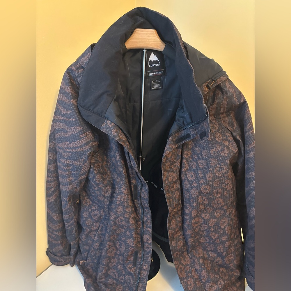 BURTON JET SET SKI/SNOWBOARD JACKET - ANIMAL MASHUP XL Used